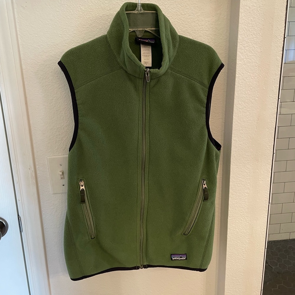 Patagonia vest. Mens small
